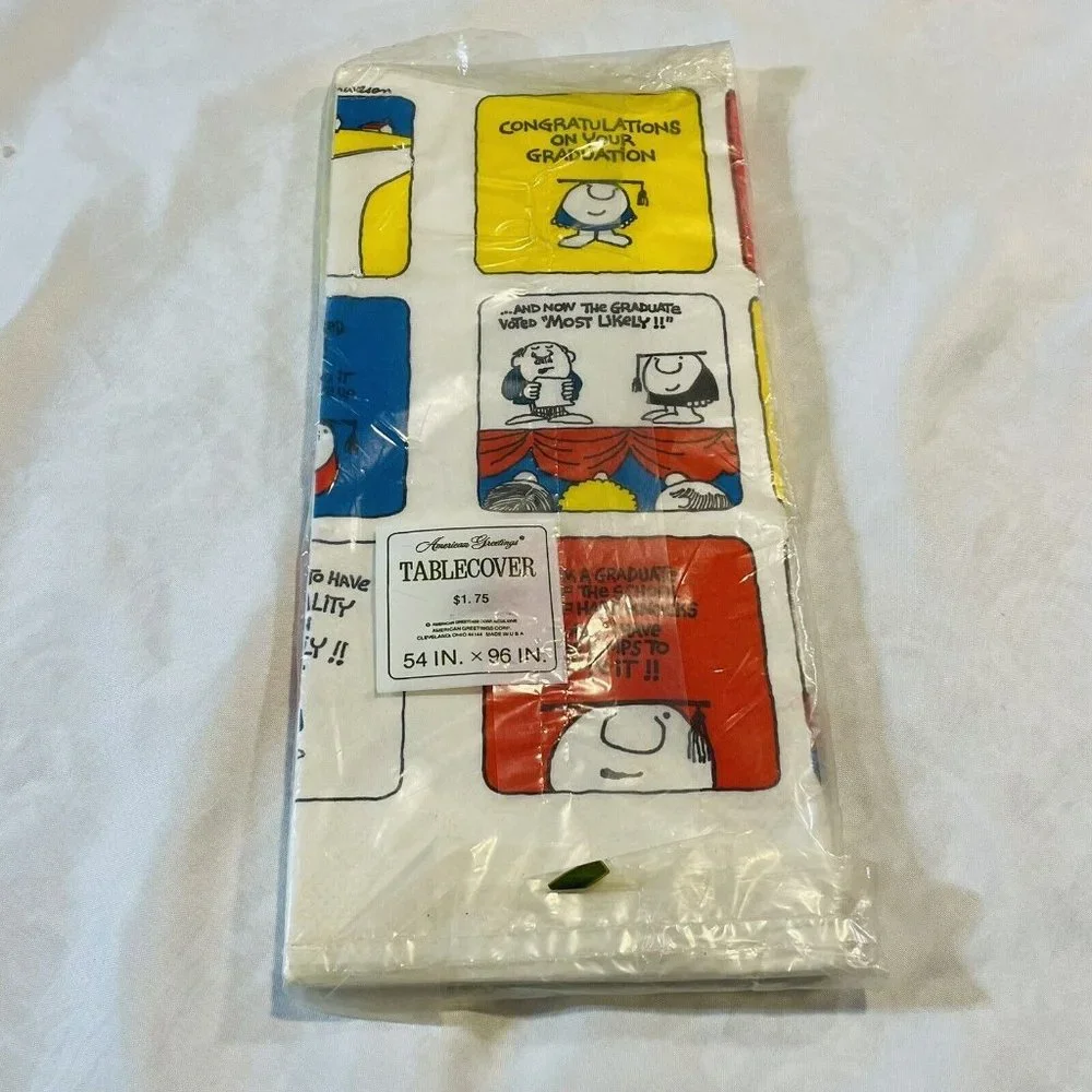 Ziggy Graduation Vintage American Greetings Paper 96” Tablecloth 1976 Universal